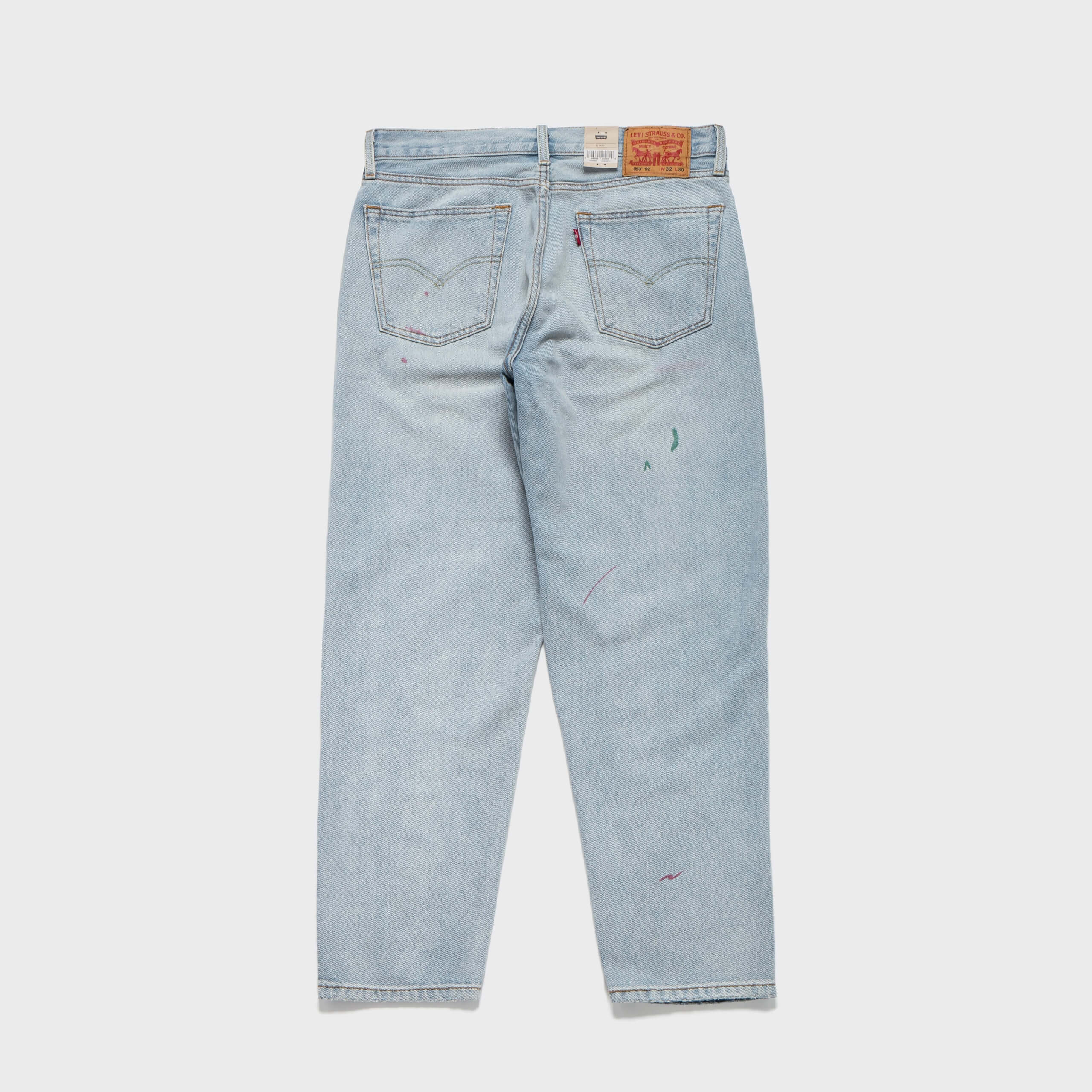 550-92-relaxed-tapered-jeans-light-denim_p1